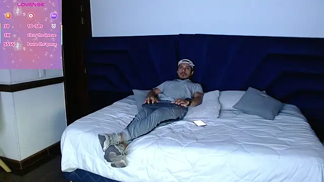 ColombiaStrip online show from February 2026 10:53:01 PM