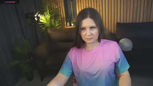 Snapshot of CraveeDoll chatting on February 2026 07:14:02 PM CraveeDoll online show from February 2026 07:14:02 PM