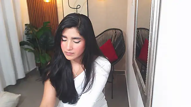 Lia Mar  online show from April 2026 06:32:02 PM