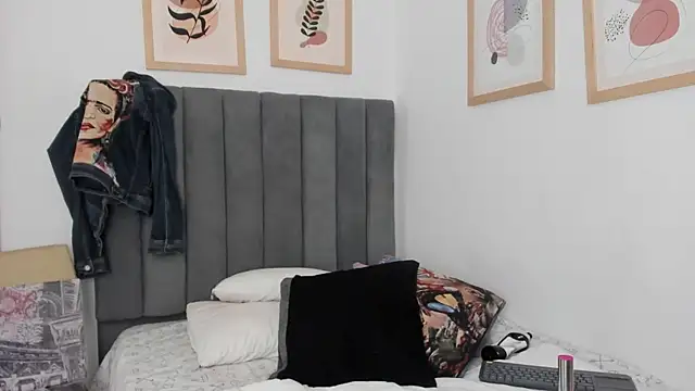 Alice Dickinssonn online show from January 2026 08:55:01 PM