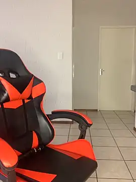 jayjayja19 online show from November 2025 03:33:01 PM