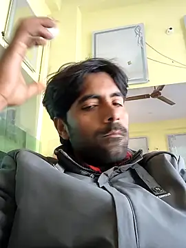 Snapshot of OmeningFurorji chatting on January 2026 08:52:01 AM OmeningFurorji online show from January 2026 08:52:01 AM