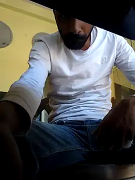 Snapshot of OmeningFurorji chatting on April 2026 06:30:01 AM OmeningFurorji online show from April 2026 06:30:01 AM