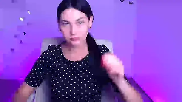 Snapshot of Lune_Moon chatting on September 2025 11:32:01 AM Lune Moon online show from September 2025 11:32:01 AM