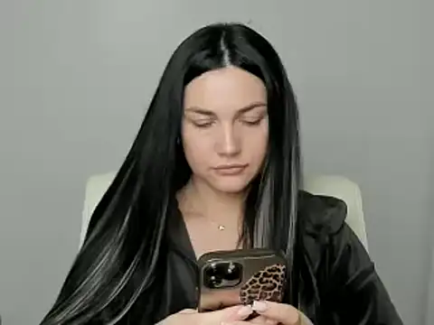 Snapshot of Lune_Moon chatting on October 2025 07:06:01 AM Lune Moon online show from October 2025 07:06:01 AM