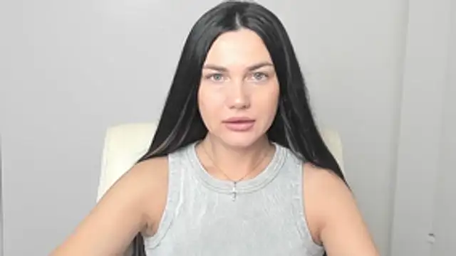 Snapshot of Lune_Moon chatting on November 2025 06:14:02 AM Lune Moon online show from November 2025 06:14:02 AM