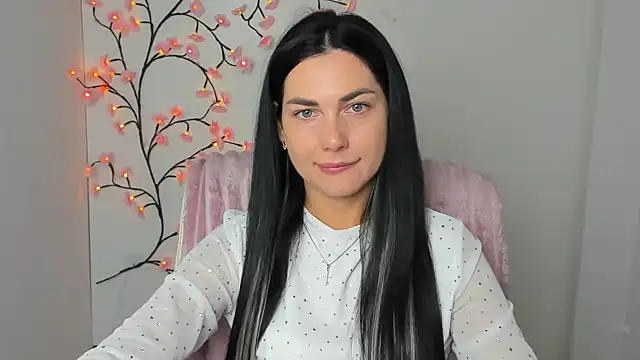Snapshot of Lune_Moon chatting on July 2026 05:34:01 AM Lune Moon online show from July 2026 05:34:01 AM
