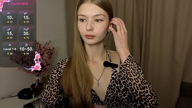 holylisssa online show from November 2025 07:27:01 PM