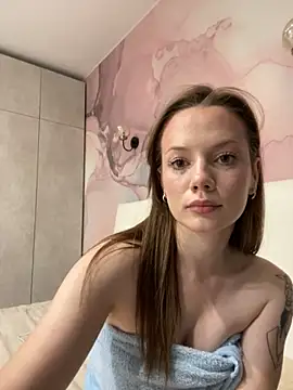 Snapshot of Rosie_Holmes_ chatting on November 2025 03:16:02 AM Rosie Holmes online show from November 2025 03:16:02 AM