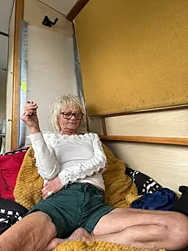 ladyboatlady online show from July 2026 07:15:02 AM