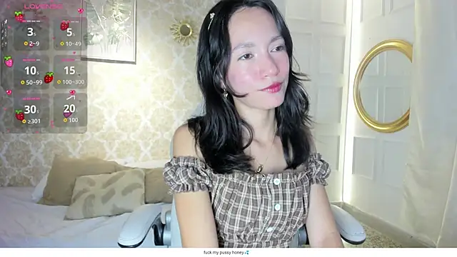 Snapshot of LilyThea chatting on May 2026 09:55:01 PM LilyThea online show from May 2026 09:55:01 PM