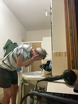 Snapshot of sasatimido chatting on September 2025 04:12:02 AM sasatimido online show from September 2025 04:12:02 AM