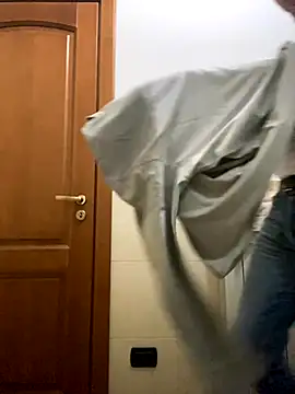 Snapshot of sasatimido chatting on October 2025 04:19:02 AM sasatimido online show from October 2025 04:19:02 AM