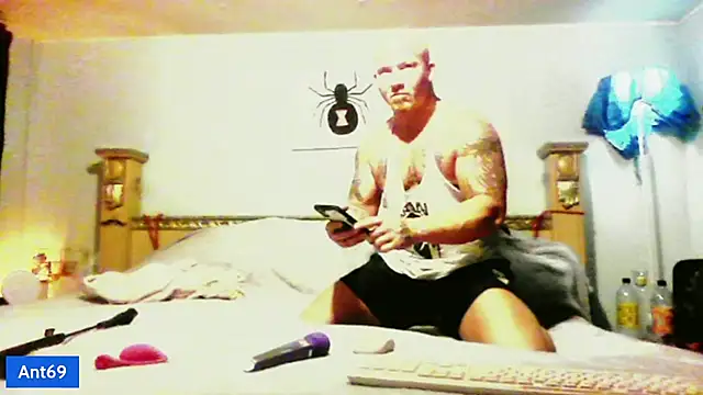 Snapshot of AntMeich6969 chatting on October 2025 01:58:02 AM AntMeich6969 online show from October 2025 01:58:02 AM