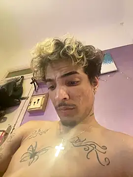 Snapshot of luluycoco chatting on September 2025 12:32:02 AM luluycoco online show from September 2025 12:32:02 AM