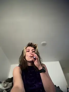 Snapshot of MrsSizzle chatting on October 2025 08:09:02 PM MrsSizzle online show from October 2025 08:09:02 PM