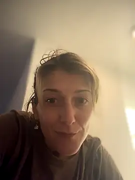 Snapshot of MrsSizzle chatting on October 2025 11:14:02 AM MrsSizzle online show from October 2025 11:14:02 AM