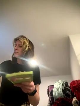 Snapshot of MrsSizzle chatting on October 2025 03:51:02 AM MrsSizzle online show from October 2025 03:51:02 AM