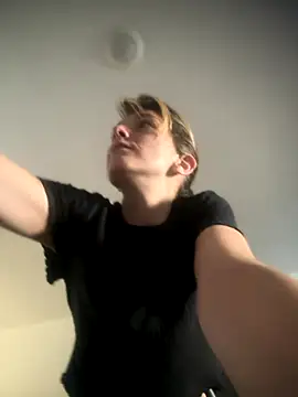 Snapshot of MrsSizzle chatting on October 2025 10:55:01 PM MrsSizzle online show from October 2025 10:55:01 PM