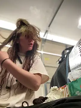 Snapshot of MrsSizzle chatting on November 2025 10:52:02 PM MrsSizzle online show from November 2025 10:52:02 PM