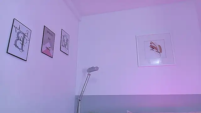cutepetitee online show from May 2026 07:42:01 PM
