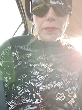 Snapshot of Nina-Holly chatting on February 2026 03:34:02 PM Nina-Holly online show from February 2026 03:34:02 PM