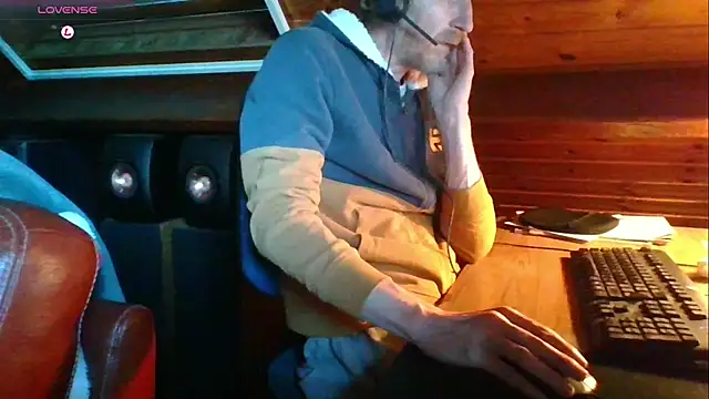 Snapshot of Vrenico-SC chatting on September 2025 05:23:01 PM Vrenico-SC online show from September 2025 05:23:01 PM