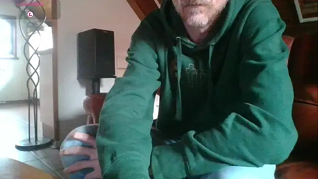 Snapshot of Vrenico-SC chatting on September 2025 03:37:02 PM Vrenico-SC online show from September 2025 03:37:02 PM