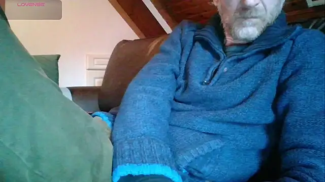 Snapshot of Vrenico-SC chatting on October 2025 03:25:02 PM Vrenico-SC online show from October 2025 03:25:02 PM