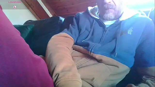 Snapshot of Vrenico-SC chatting on February 2026 02:43:02 PM Vrenico-SC online show from February 2026 02:43:02 PM