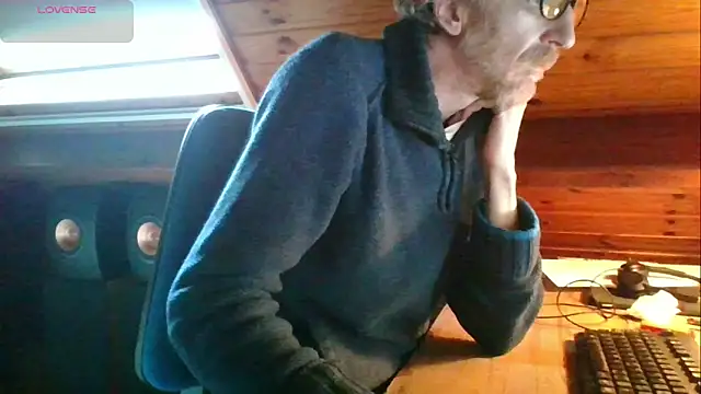 Snapshot of Vrenico-SC chatting on February 2026 12:47:02 PM Vrenico-SC online show from February 2026 12:47:02 PM