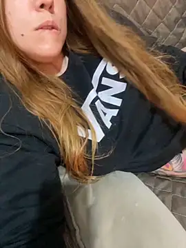 Snapshot of Lazinha18 chatting on September 2025 03:44:01 AM Lazinha18 online show from September 2025 03:44:01 AM