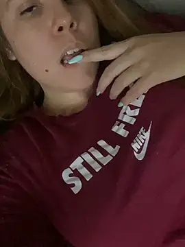 Snapshot of Lazinha18 chatting on October 2025 03:29:02 AM Lazinha18 online show from October 2025 03:29:02 AM