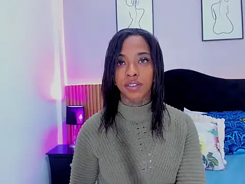 Snapshot of Pauline_Fox chatting on March 2026 03:21:01 AM Pauline Fox online show from March 2026 03:21:01 AM