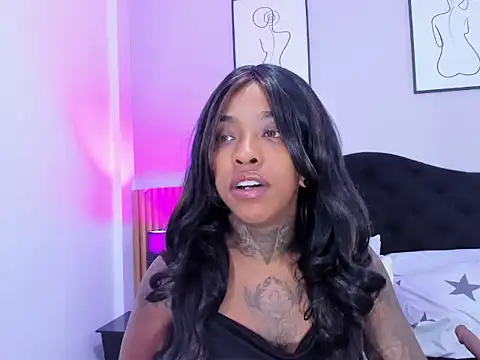 Snapshot of Pauline_Fox chatting on March 2026 01:06:02 PM Pauline Fox online show from March 2026 01:06:02 PM