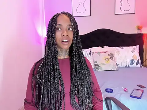 Snapshot of Pauline_Fox chatting on March 2026 02:17:01 AM Pauline Fox online show from March 2026 02:17:01 AM