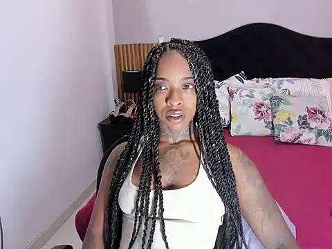 Snapshot of Pauline_Fox chatting on March 2026 02:45:02 AM Pauline Fox online show from March 2026 02:45:02 AM