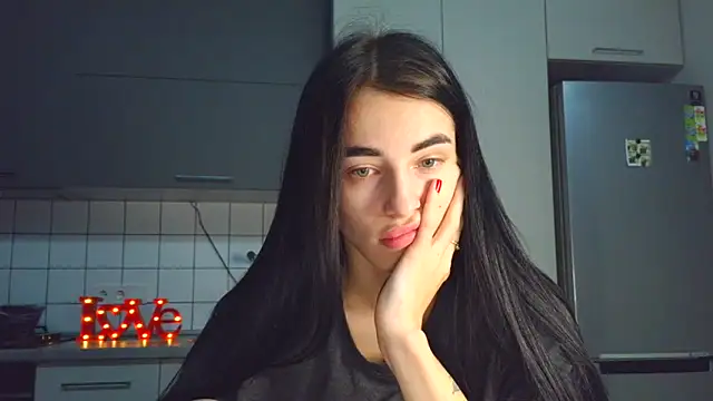 EvaMelnik online show from November 2025 05:56:01 PM