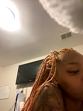 zanaaluvv online show from September 2025 01:53:02 AM