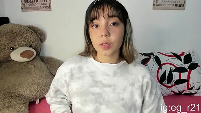 Snapshot of emma_grays2 chatting on April 2026 06:28:02 AM emma grays2 online show from April 2026 06:28:02 AM