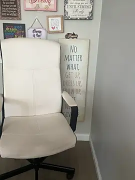 Juicystorm online show from April 2026 04:27:02 PM