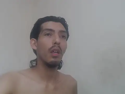 snackontime18 online show from May 2026 09:22:01 PM