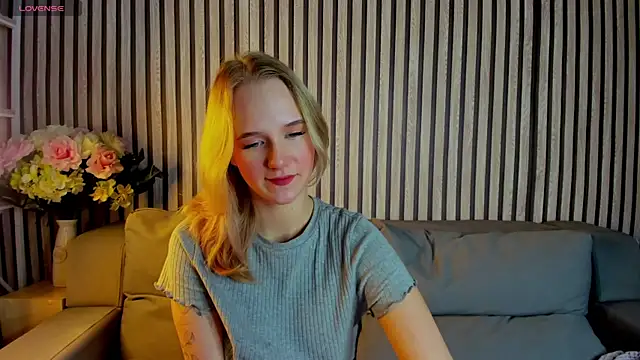 Casey Sweeet online show from October 2025 04:07:01 PM