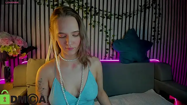 Snapshot of Casey_Sweeet chatting on December 2025 04:02:01 PM Casey Sweeet online show from December 2025 04:02:01 PM