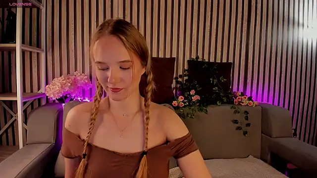 Casey Sweeet online show from May 2026 09:15:02 AM