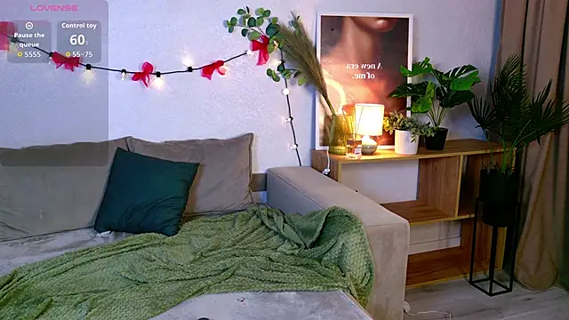 Snapshot of Elina_Star chatting on February 2026 02:44:02 PM Elina Star online show from February 2026 02:44:02 PM