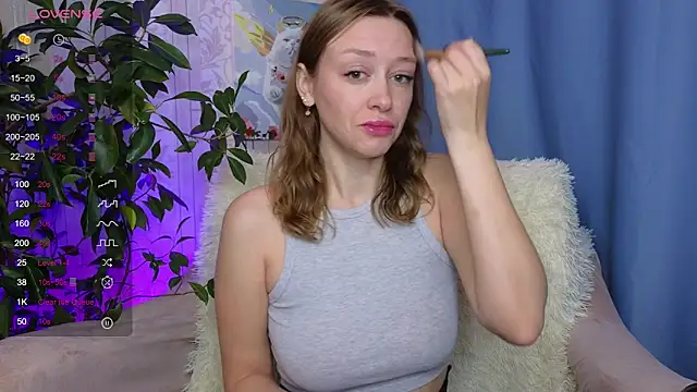 Snapshot of evashiny_ chatting on November 2025 02:22:01 AM evashiny online show from November 2025 02:22:01 AM