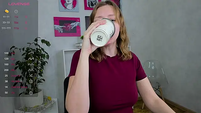 Snapshot of evashiny_ chatting on November 2025 03:39:02 AM evashiny online show from November 2025 03:39:02 AM