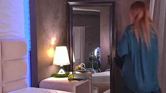 Snapshot of AriWild chatting on March 2026 05:01:02 AM AriWild online show from March 2026 05:01:02 AM