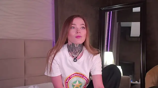 Snapshot of AriWild chatting on March 2026 05:13:01 AM AriWild online show from March 2026 05:13:01 AM